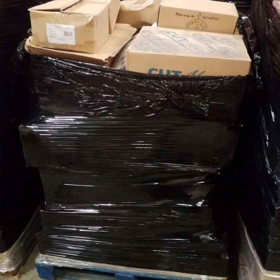 PALLET CONTAINING LARGE QUANTITY OF ASSORTED GREETINGS CARDS