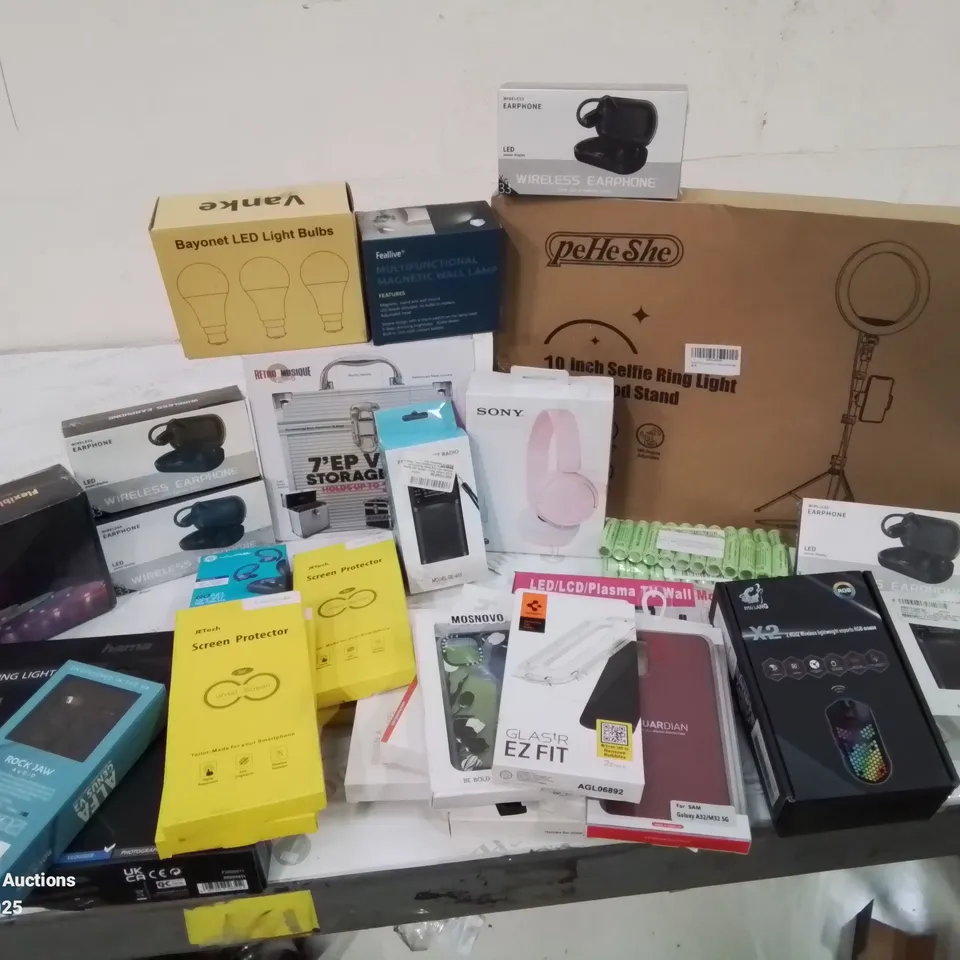 BOX CONTAINING LARGE AMOUNT OF BOXED ELECTRICAL ITEMS TO INCLUDE: RING LIGHT AND SELFIE STAND, SCREEN PROTECTORS, EARPHONES, VARIOUS LIGHT BULBS, PHONE CASES ETC.