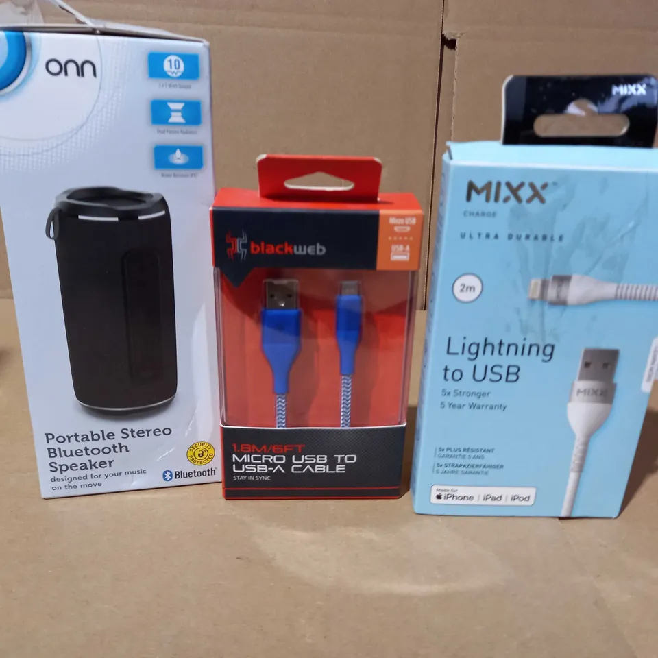 LOT OF APPROXIMATELY 30 ASSORTED ELECTRICAL ITEMS, TO INCLUDE SPEAKER, CHARGER, ETC