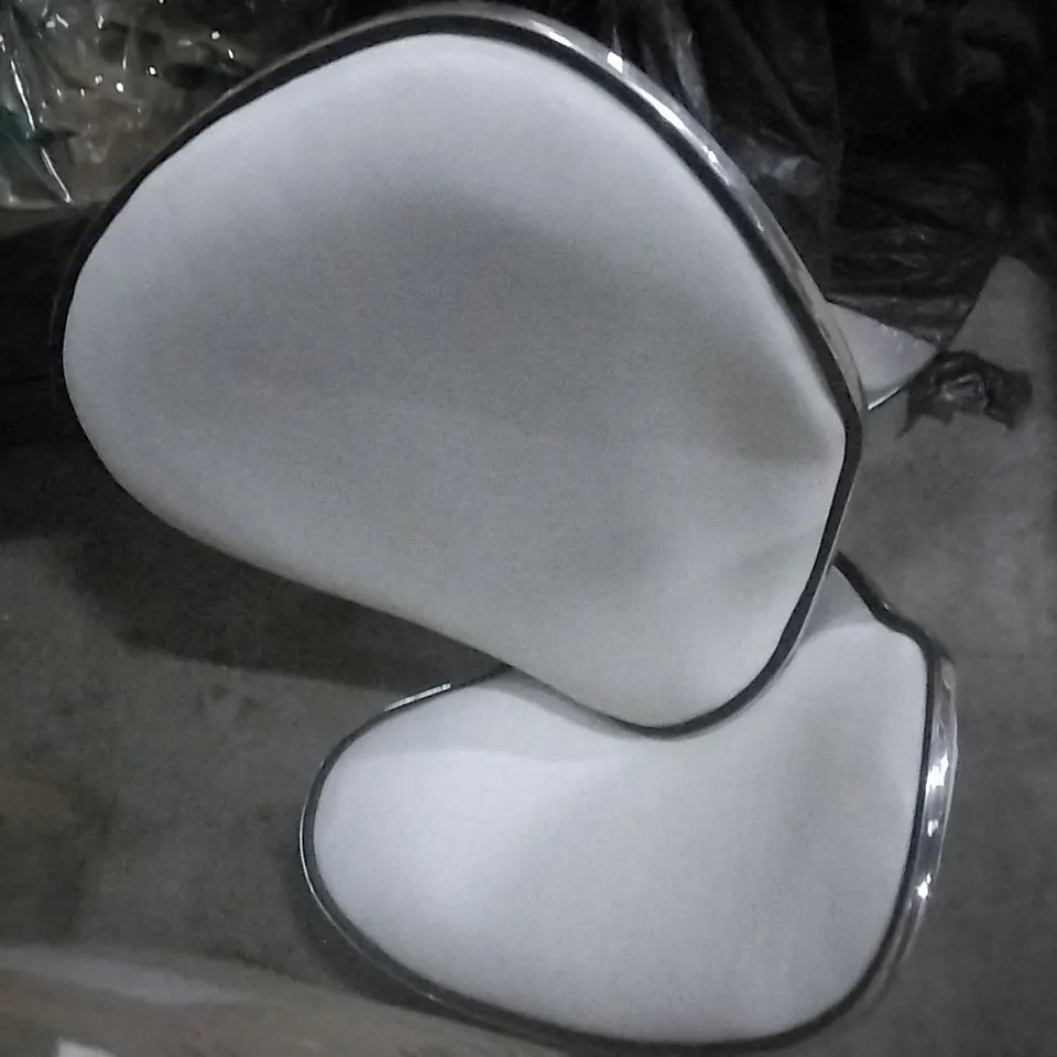 BOXED BAR STOOL CREAM 