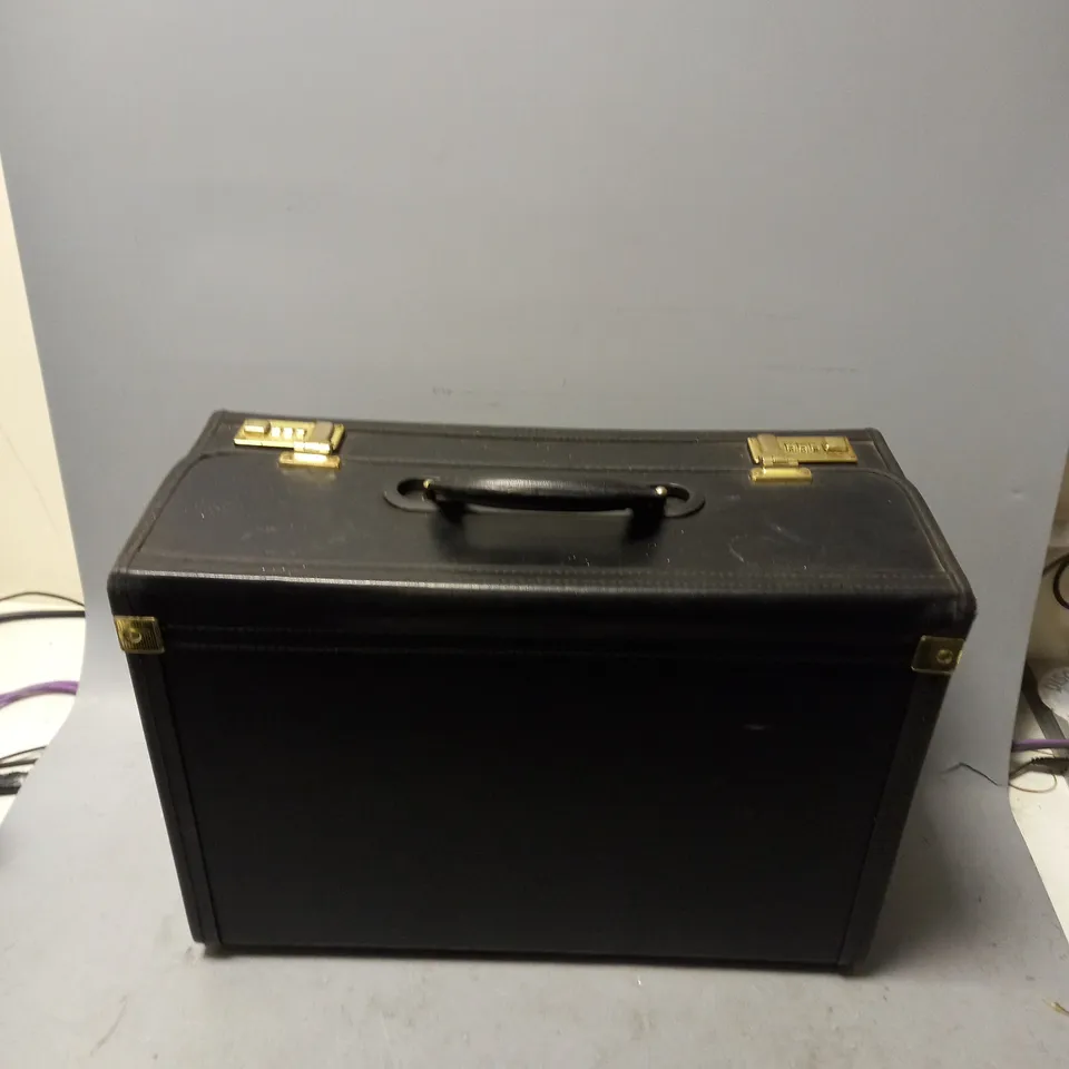 UNBRANDED BLACK HARD CODE CASE WITH HANDLE