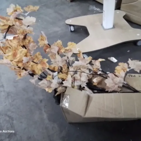 BOXED 150cm PRE LIT AUTUMN LEAF