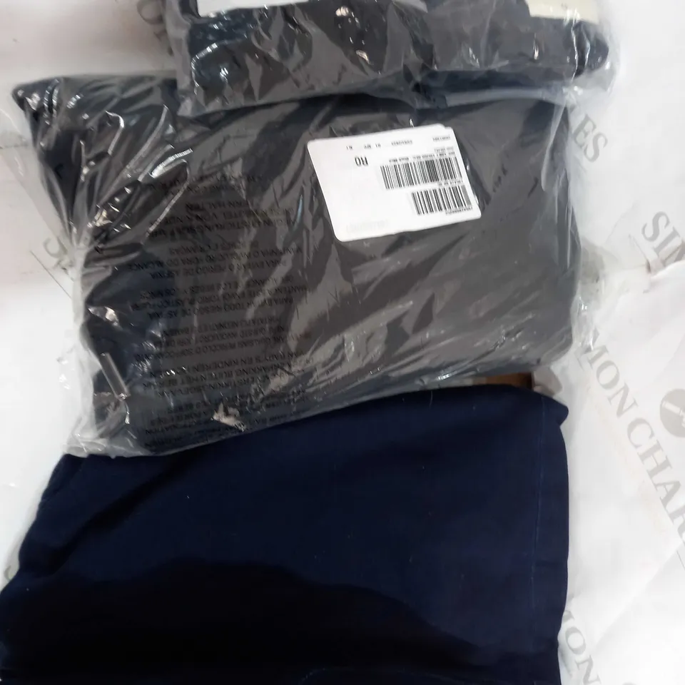 BOX OF ASSORTED ITEMS TO INCLUDE - D AND CO JEANS - BLACK TROUSER - BLACK LEGGINGS 