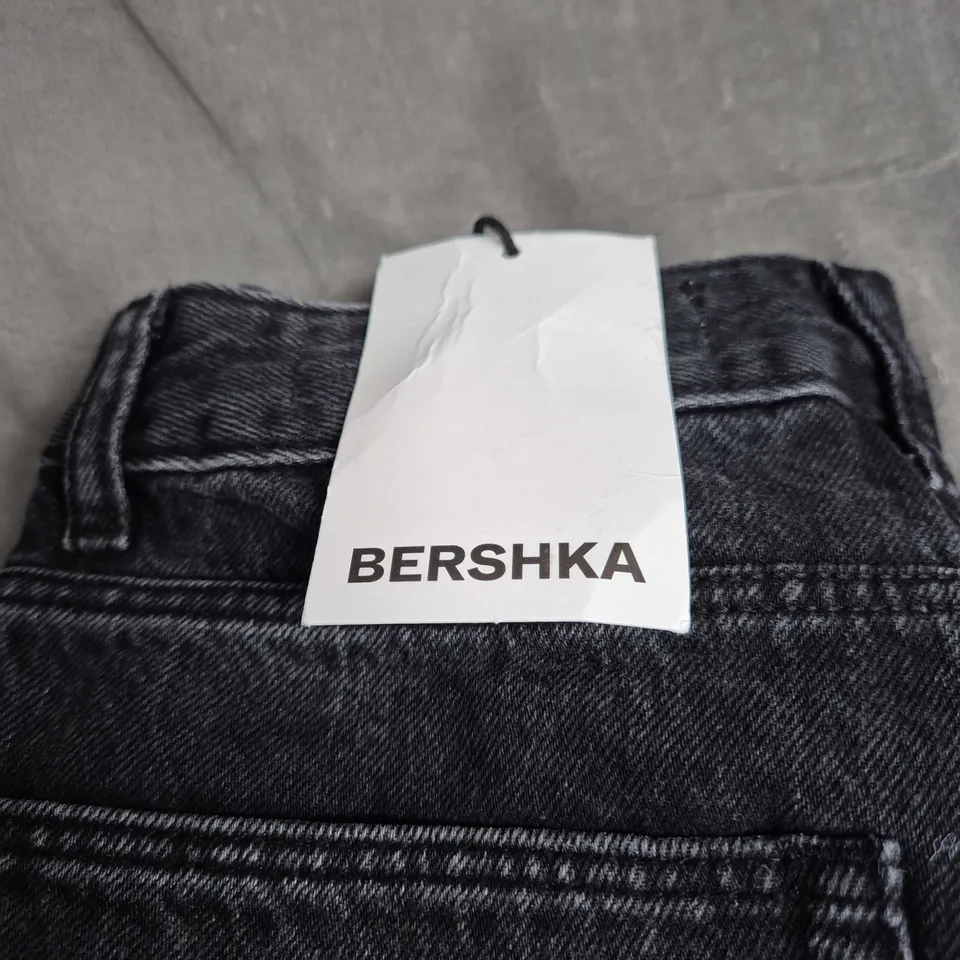 BERSHKA SIZE 6 JEANS