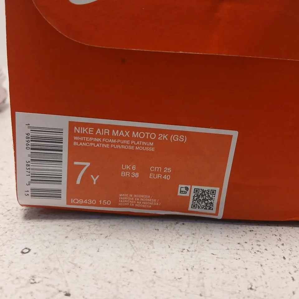 NIKE AIR MAX MOTO 2K (GS) KIDS' TRAINERS – UK 6 (EU 40)