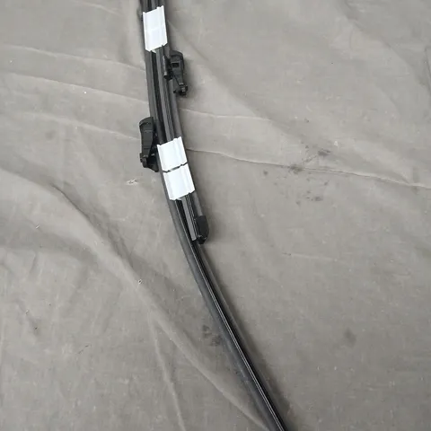 VALEO SILENCIO FLAT WIPER BLADE SET (VF46)
