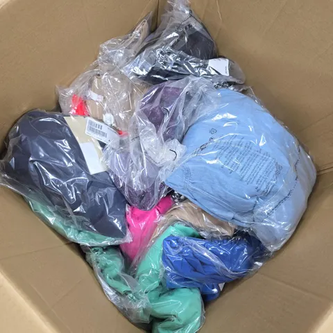 APPROXIMATELY 20 ASSORTED CLOTHING ITEMS IN VARIOUS STYLES, SIZES & COLOURS