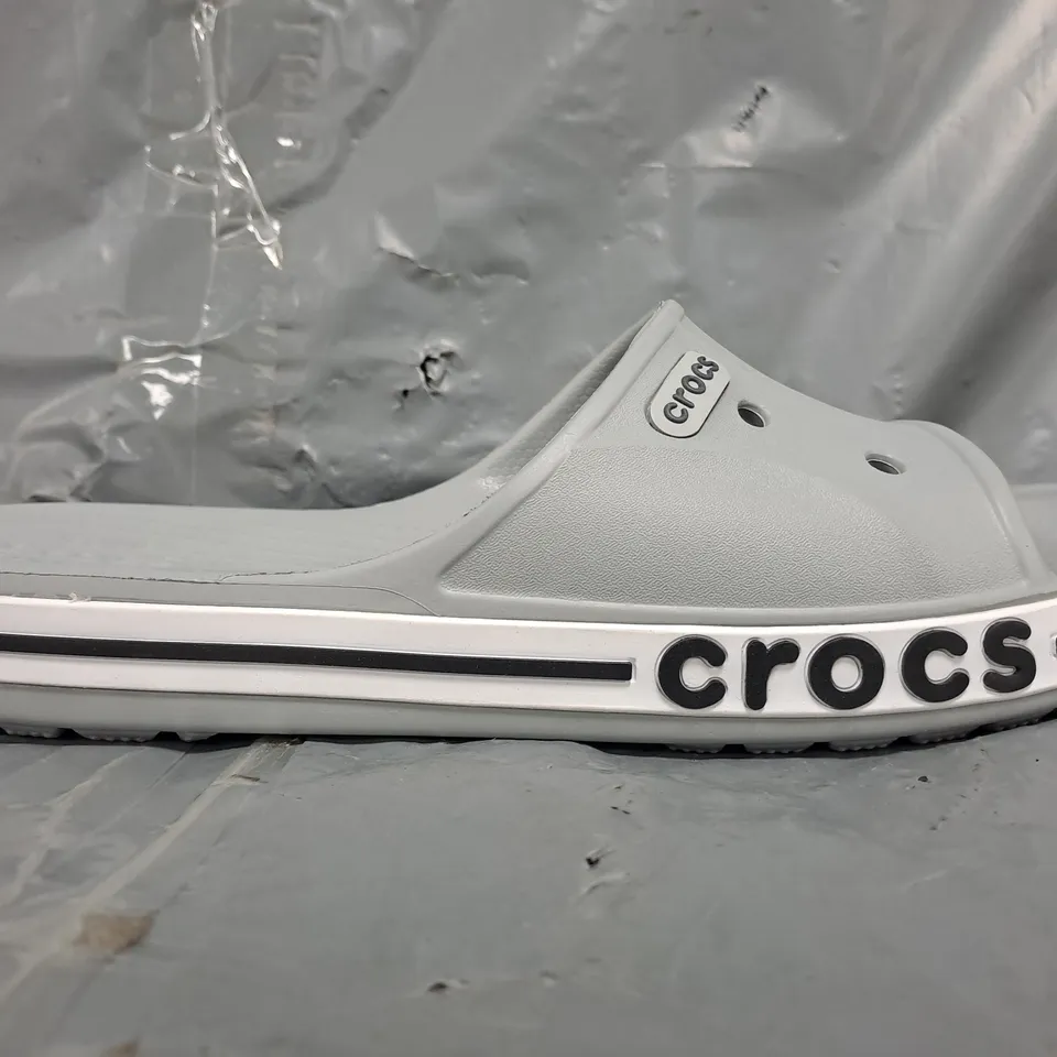 PAIR OF CROCS BAYABAND SLIDES IN GREY SIZE UK M8/W9