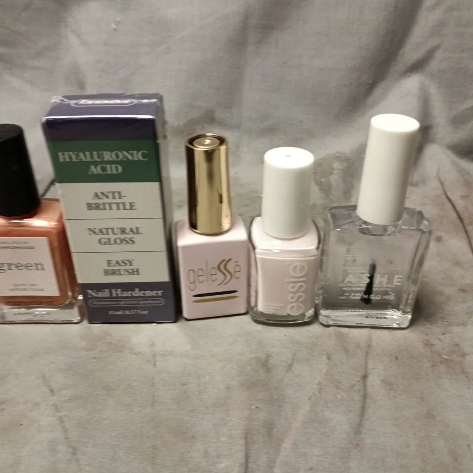 APPROXIMATELY 20 BOTTLES OF NAIL VARNISH TO INCLUDE ESSIE, GELLESSE AND ASHE