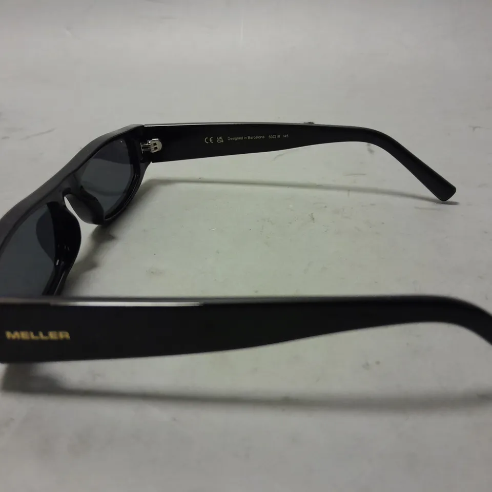 MELLER BLACK FRAMED GLASSES IN CASE AND BOX