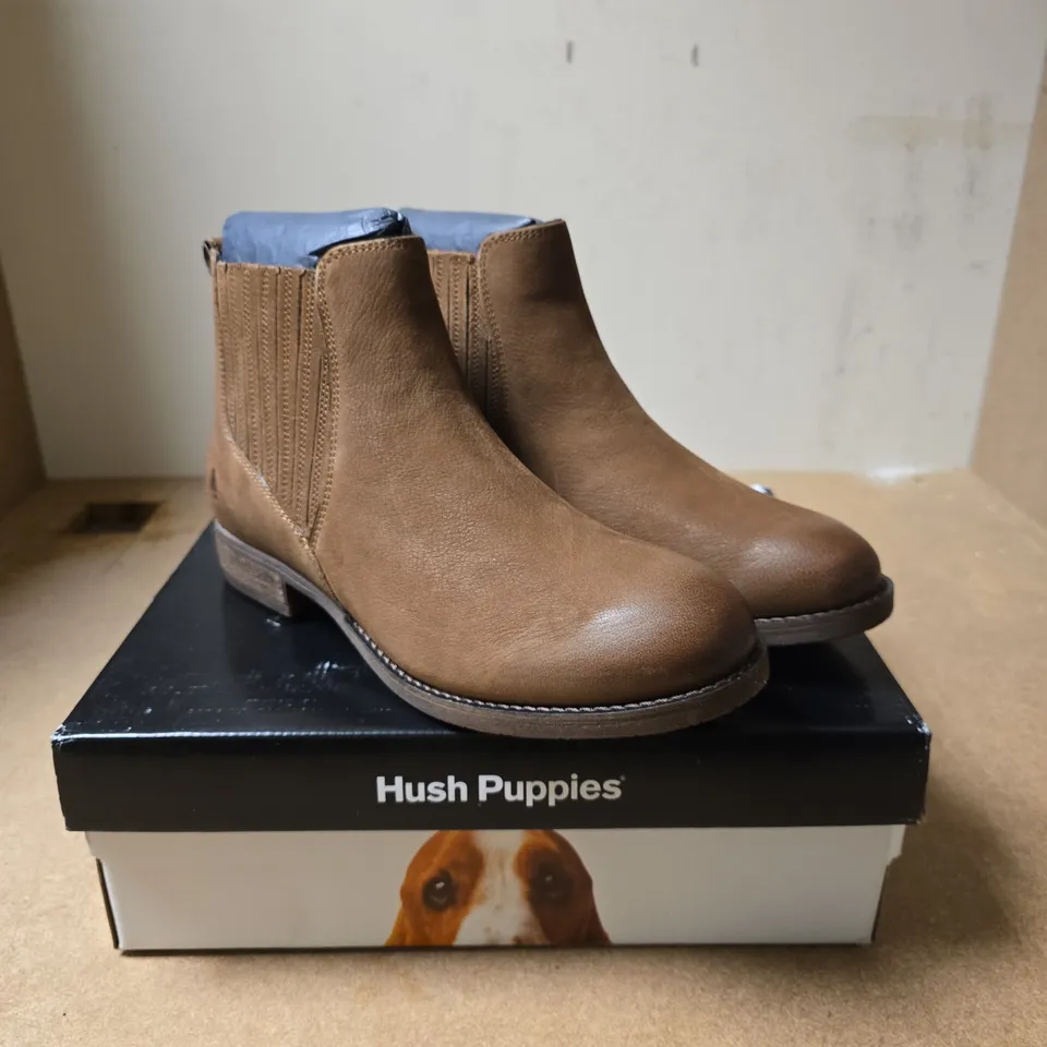 HUSH PUPPIES EDITH BOOT – WOMEN'S TAN LEATHER CHELSEA BOOT, UK 7 