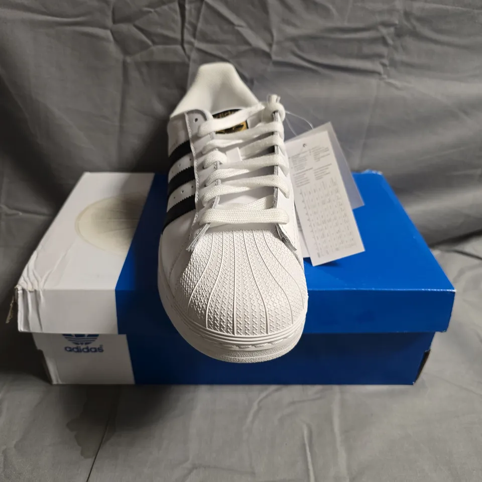BOXED PAIR OF ADIDAS SUPERSTAR SHOES IN WHITE/BLACK SIZE UK 9