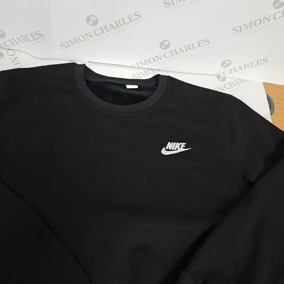 NIKE LOGO JUMPER SIZE L