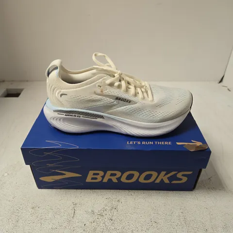 BROOKS ADRENALINE GTS 25 WOMEN'S RUNNING SHOES – 5
