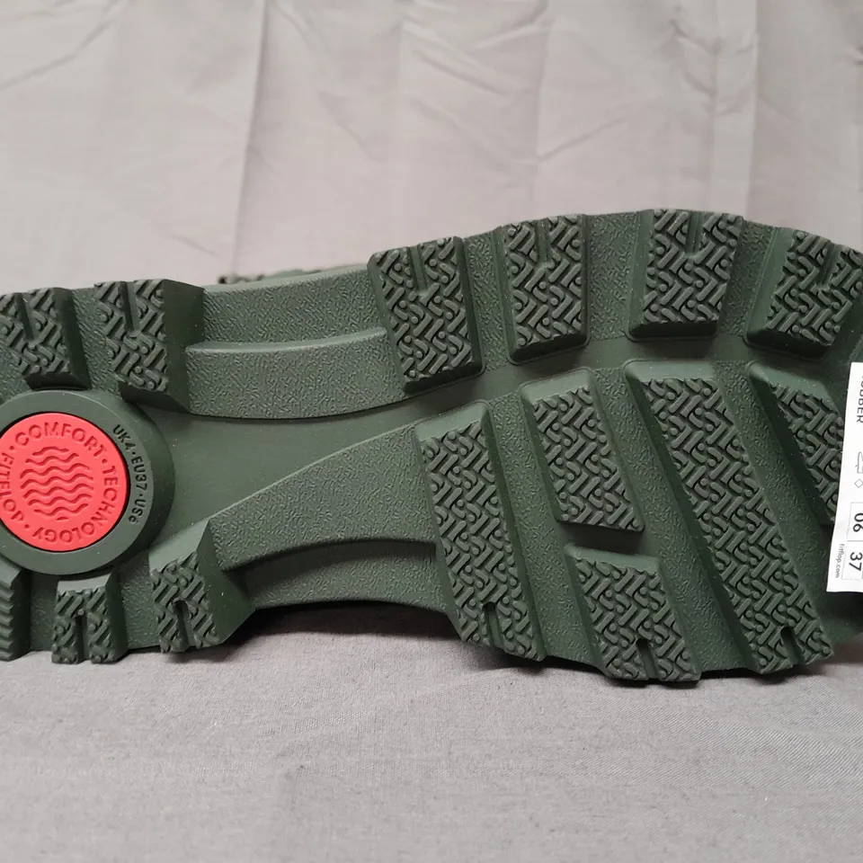 BOXED PAIR OF FITFLOP HIGH PERFORMANCE TALL RAIN BOOTS IN DEEP GREEN UK SIZE 4