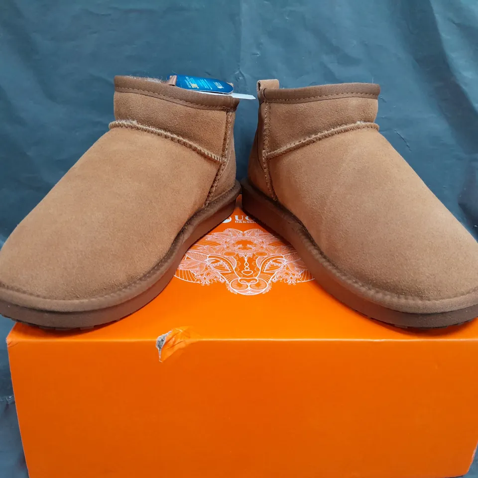 BOXED PAIR OF UGG ULTRA MINI CLASSIC SHOES IN CHESTNUT SIZE UK 6