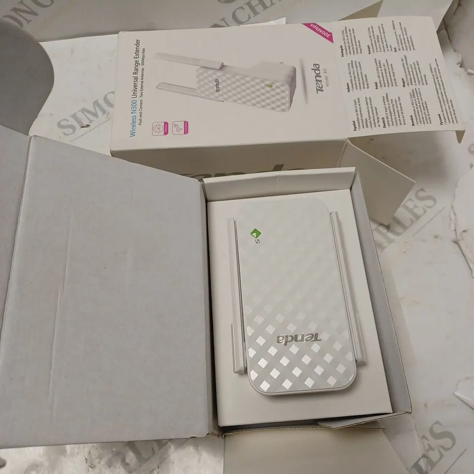 WIRELESS N300 UNIVERSAL RANGE EXTENDER MODEL A9