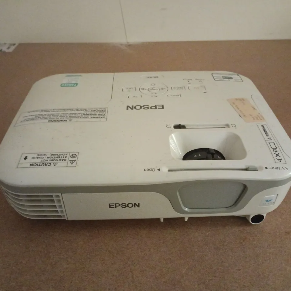EPSON LCD PROJECTOR EB-X11 (MODEL H435B)