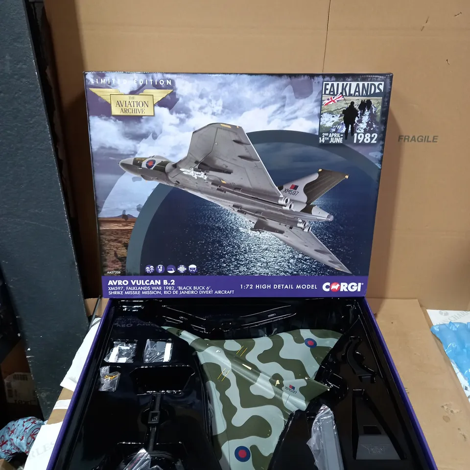 BOXED CORGI LIMITED EDITION THE AVIATION ARCHIVE AVRO VULCAN B.2 MODEL
