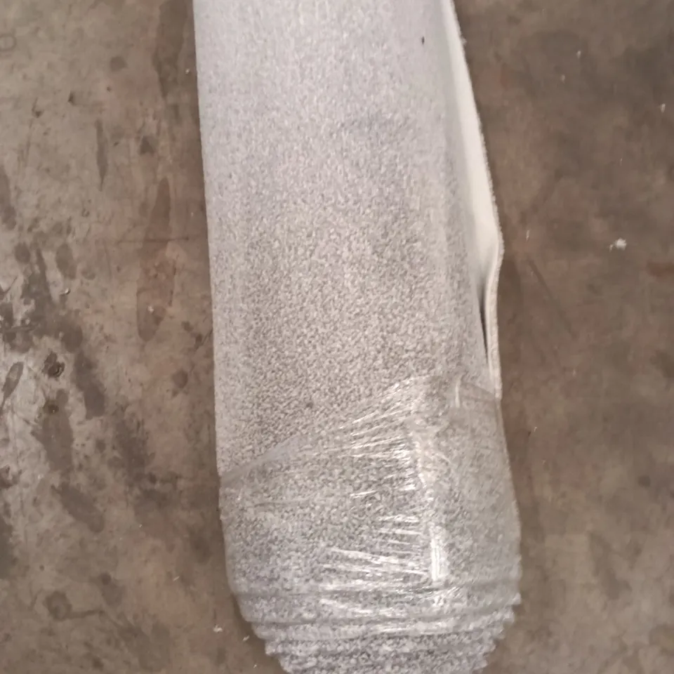 ROLL OF MIGHTY TWIST PLATINUM APPROX SIZE: 1.55M X 4M