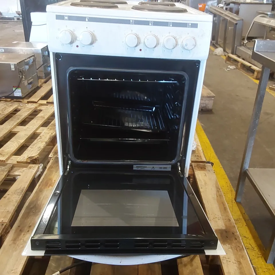 ESSENTIALS CFSEWH18 50 CM ELECTRIC SOLID PLATE COOKER - WHITE