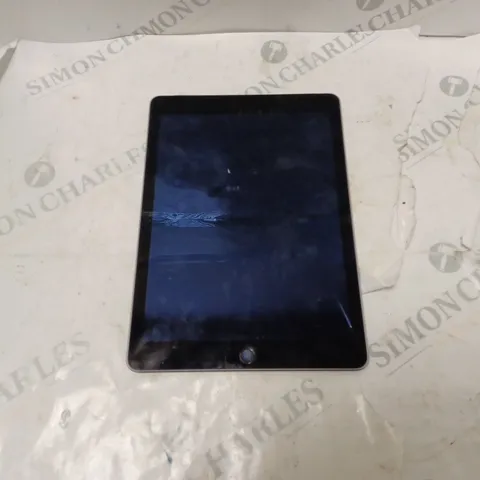 APPLE IPAD IN GREY MODEL A1567 