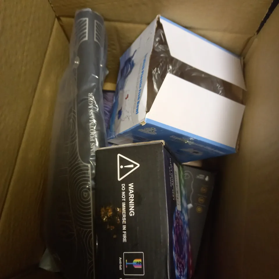 BOX OF APPROXIMATELY 5 ASSORTED ITEMS TO INCLUDE LED STRIPS, TIRE PRESSURE GAUGE, EMS FOOT MASSAGER ETC