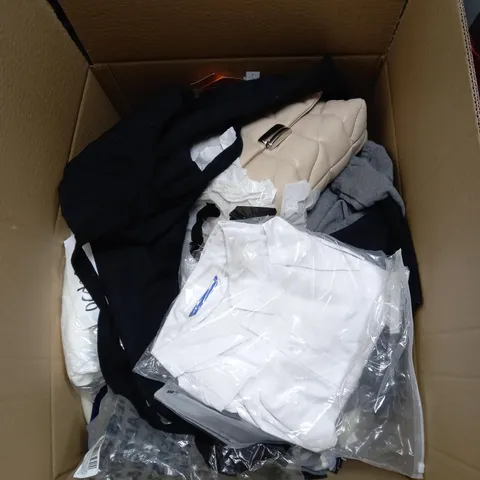 BOX OF APPROX. 40 ASSORTED CHILDRENS CLOTHING VARYING IN SIZE/COLOUR/STYLE TO INCLUDE: TOPS, JEANS, JUMPERS