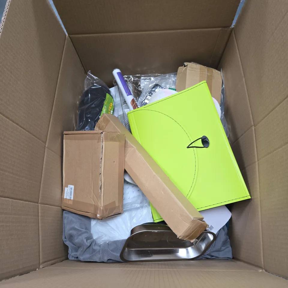 BOX OF APPROXIMATELY 20 ASSORTED HOUSEHOLD ITEMS INCLUDING PEST REPELLER , ADAPT TAPE AND FITTED SHEETS 