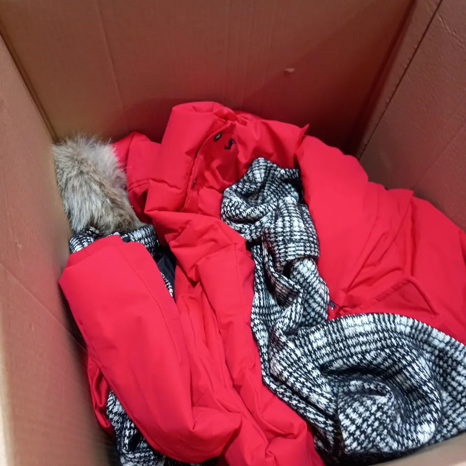 BOX OF APPROXIMATELY 10 ASSORTED COATS TO INCLUDE LONG BLACK PARKA JACKET, FLEECE BLAZER WITH BUTTONS, RED PARKA ETC