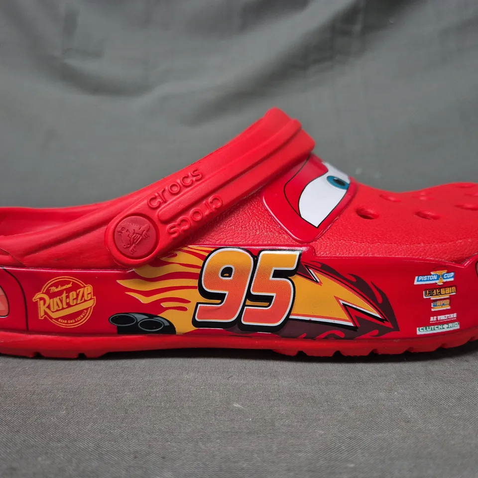 PAIR OF CROCS CROCBAND LIGHTNING MCQUEEN CLOGS UK SIZE M6/W7