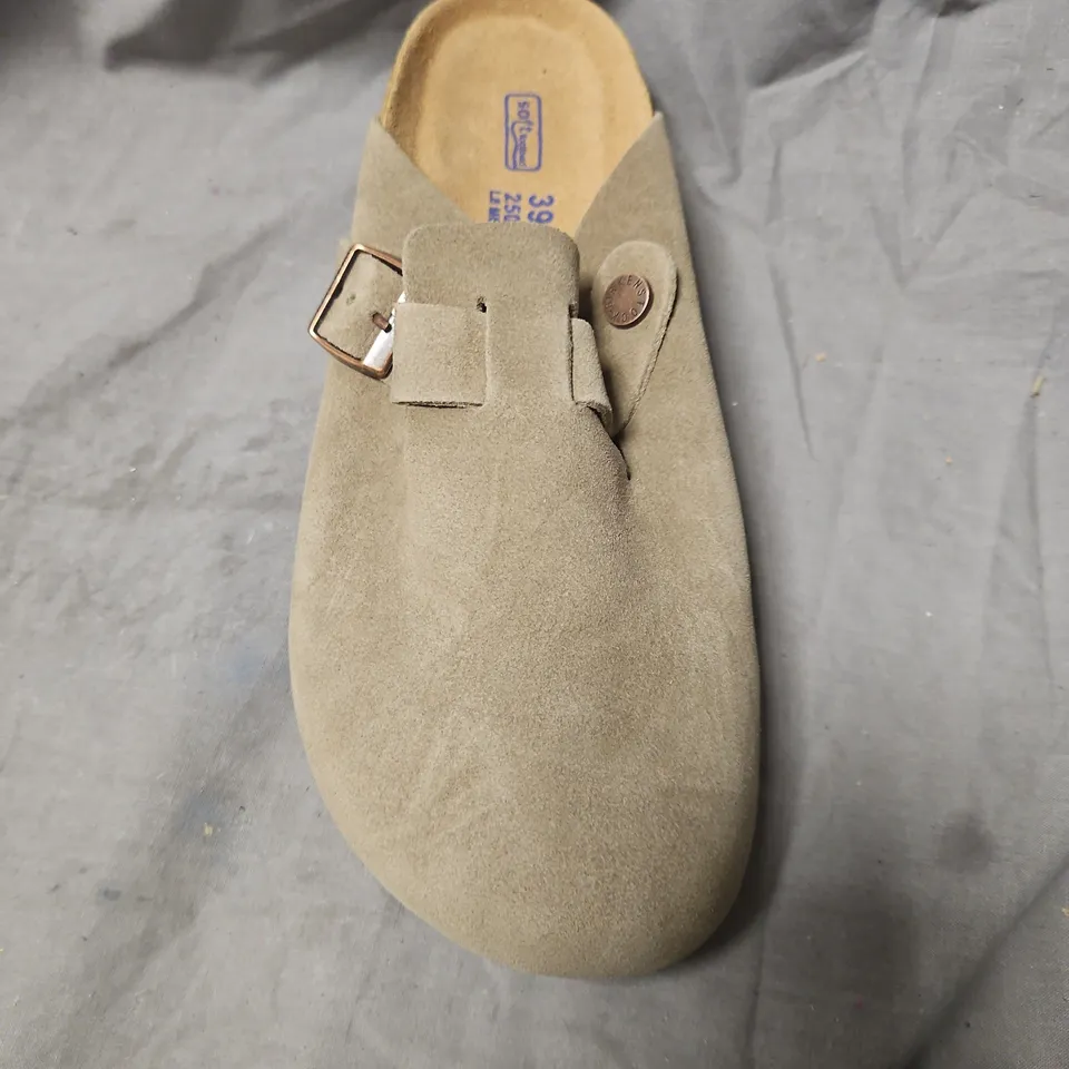 BIRKENSTOCK BOSTON BS TAUPE SUEDE CLOG – UK 6 (EU 39)