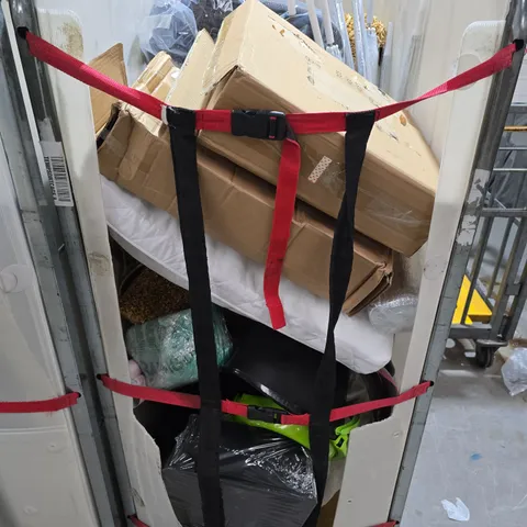 APPROXIMATELY 15 ASSORTED ITEMS TO INCLUDE RUG, UMBRELLAS, MOP BUCKET, ETC - COLLECTION ONLY