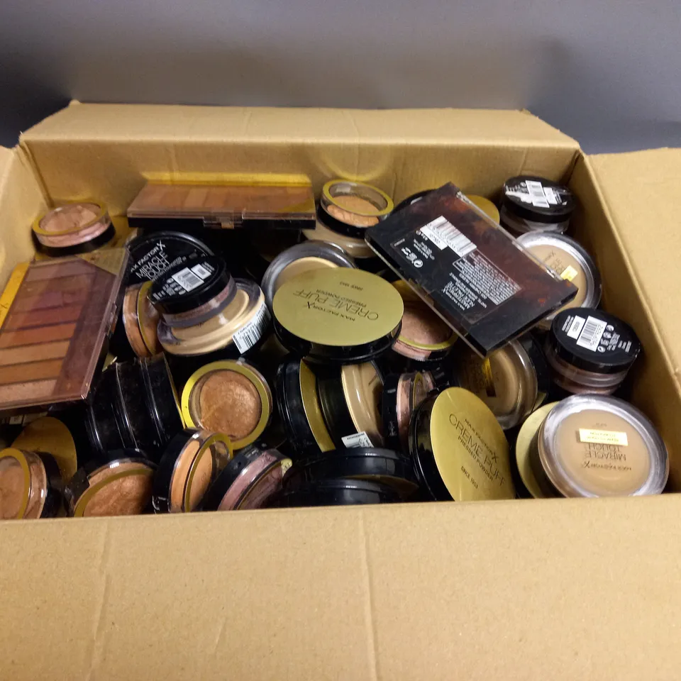 LOT OF ASSORTED MAX FACTOR EYESHADOWS, BLUSHERS AND FOUNDATION