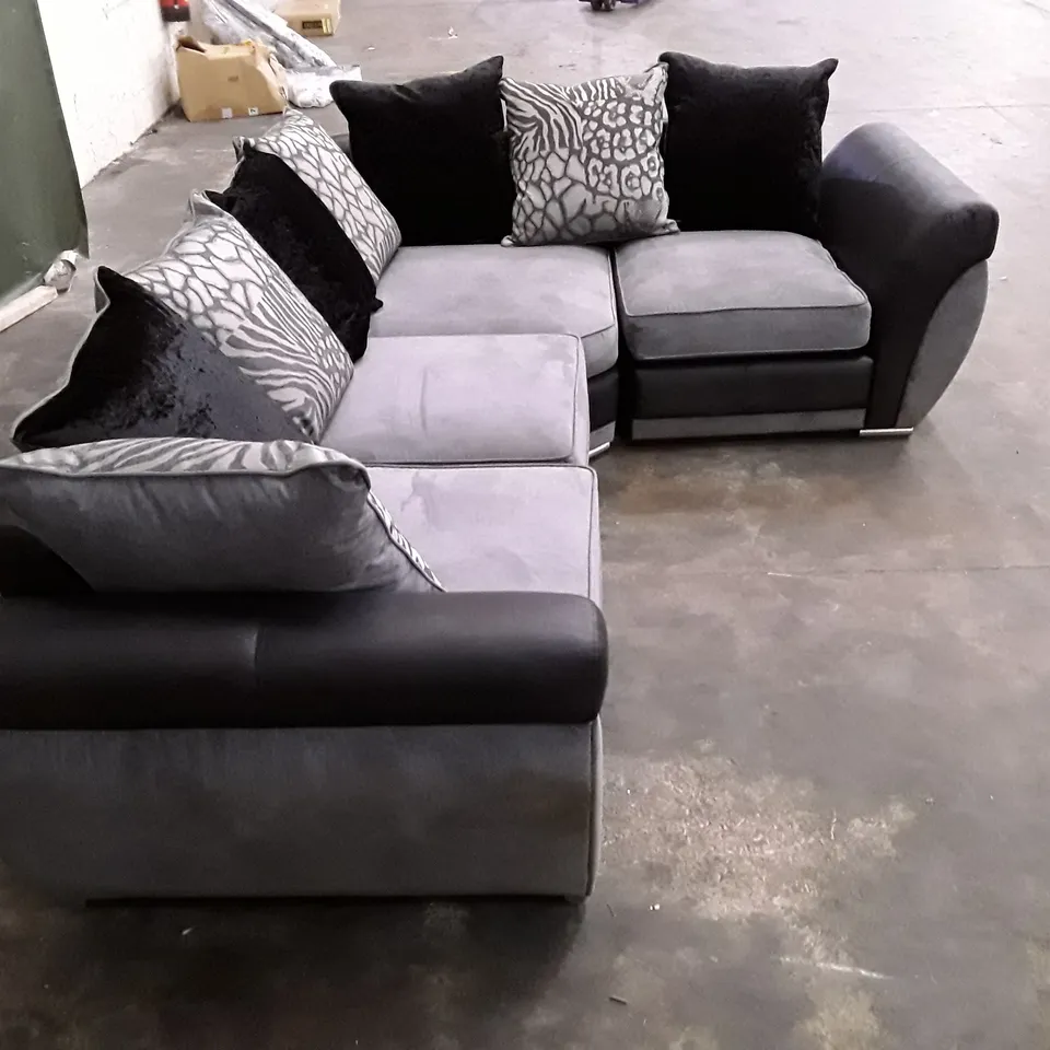 DESIGNER HILTON RH DOUBLE ARM CORNER GROUP - BLACK/CHARCOAL FABRIC