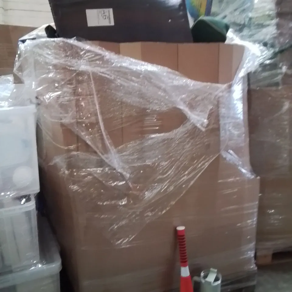 PALLET CONTAINING A LARGE QUANTITY OF ASSORTED HOUSEHOLD PRODUCTS AND ITEMS TO INCLUDE;KIDS BASEBALL BAT,TUMBLER,LOVE HEART LED LIGHT,EARPHONES 