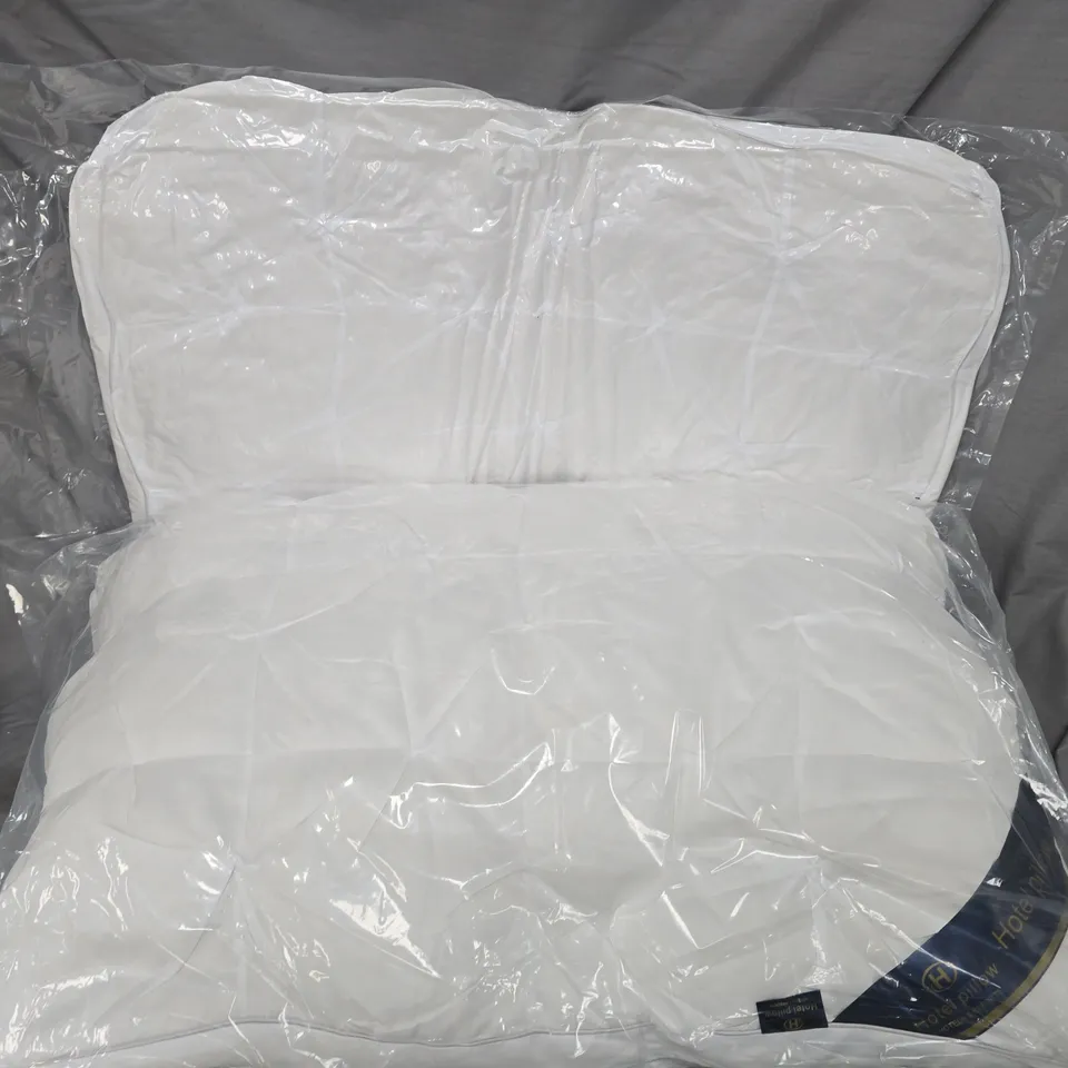 PAIR OF HOTEL QUALITY PILLOWS IN WHITE