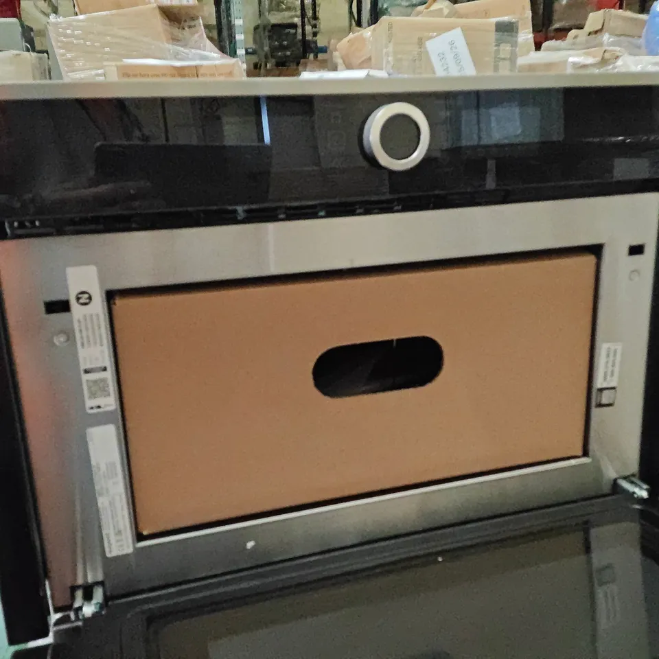 HOTPOINT CLASS 4 BUILT IN MICROWAVE WITH GRILL AND DYNAMIC CRISP