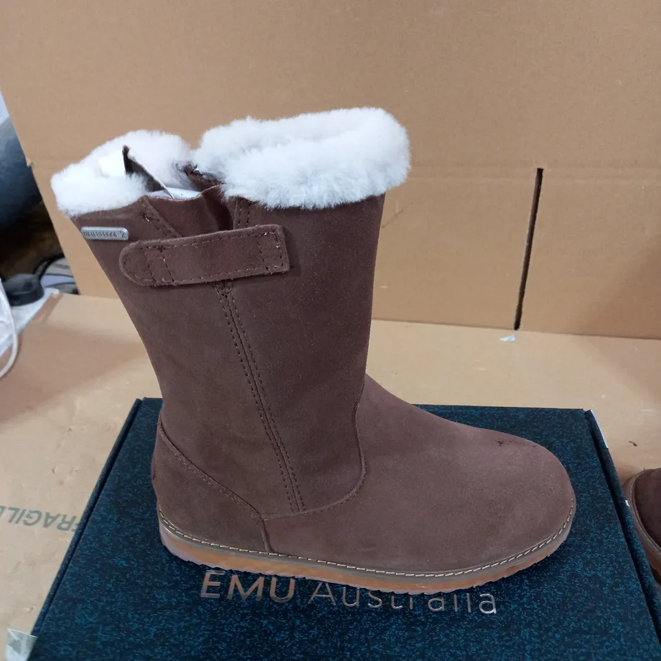 EMU AUSTRAILIA ELECTRA BOOTS - OAK - SIZE 4