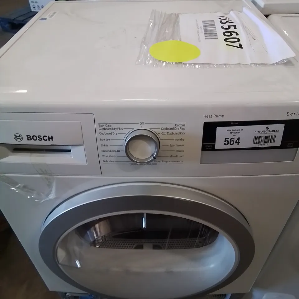 BOSCH SERIE 4, FREESTANDING HEAT PUMP TUMBLE DRYER WITH AUTODRY, SENSITIVE DRYING SYSTEM, DOWN DRYING AND QUICK 40' DRYING