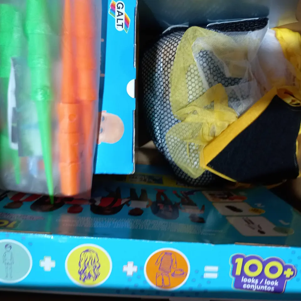 BOX OF APPROXIMATELY 5 ASSORTED TOYS AND GAMES TO INCLUDE STAR WARS DOG ROPE TOY, AURORA PLUSH BEAR, MAMAS & PAPAS PLUSH ELEPHANT TOY, ETC