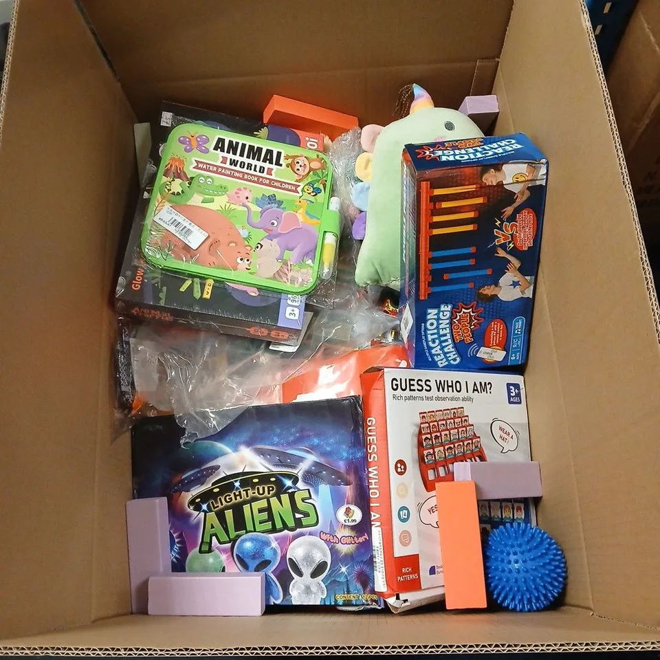 BOX OF APPROXIMATELY 25 ASSORTED TOYS/GAMES TO INCLUDE GUESS WHO AM I?, ANIMAL WORLD, SOFT TOYS, REACTION CHALLENGE, ANIMAL TRAFFIC ETC