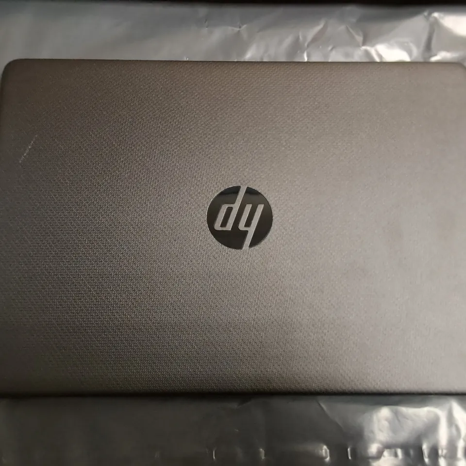 BOXED HP INTEL CELERON LAPTOP IN BLACK - 14S-DQ0000SA