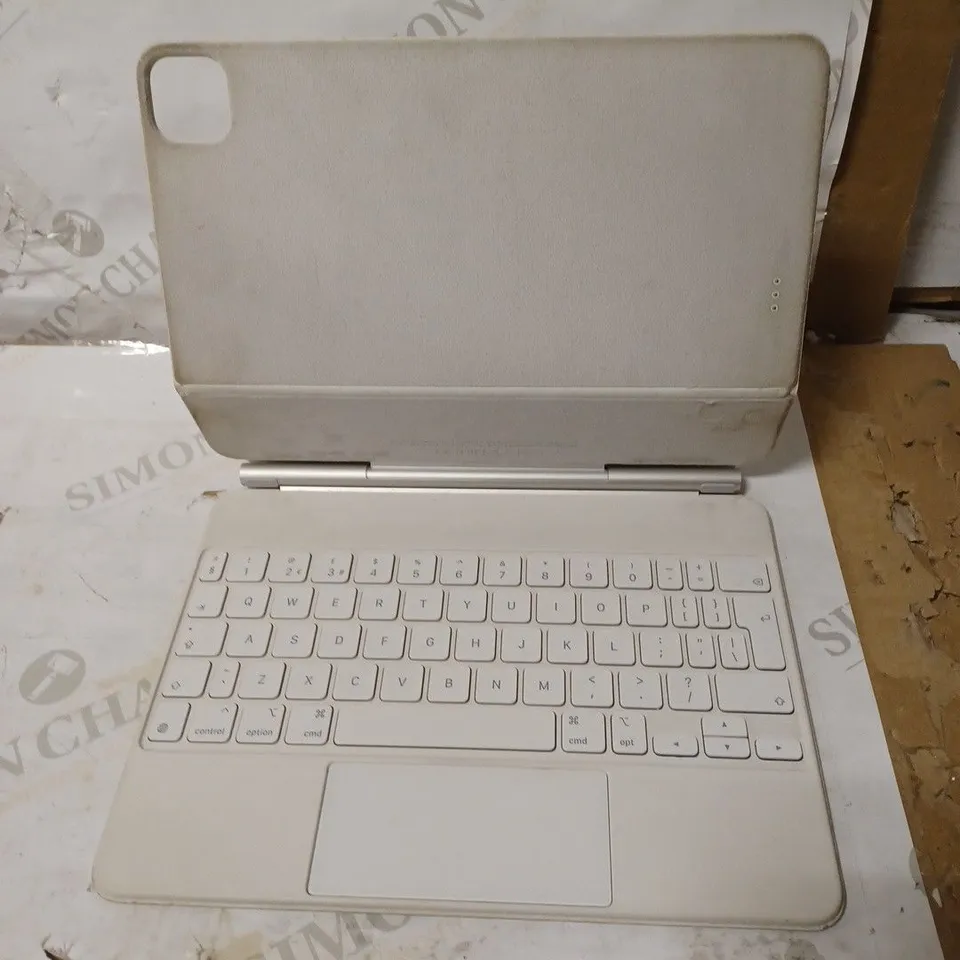 APPLE MAGIC KEYBOARD, BRITISH ENGLISH, WHITE