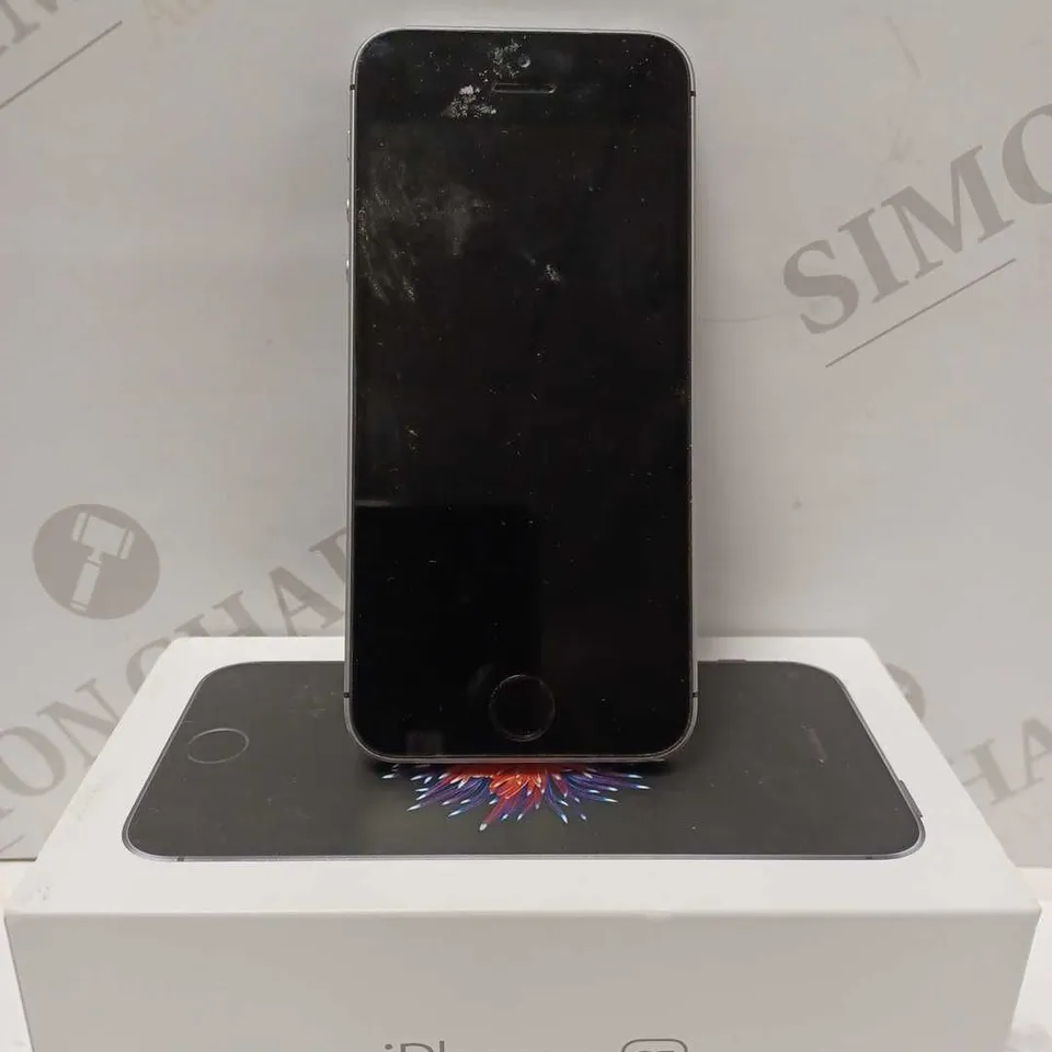 APPLE IPHONE SE A1723 - BLACK/SILVER	
