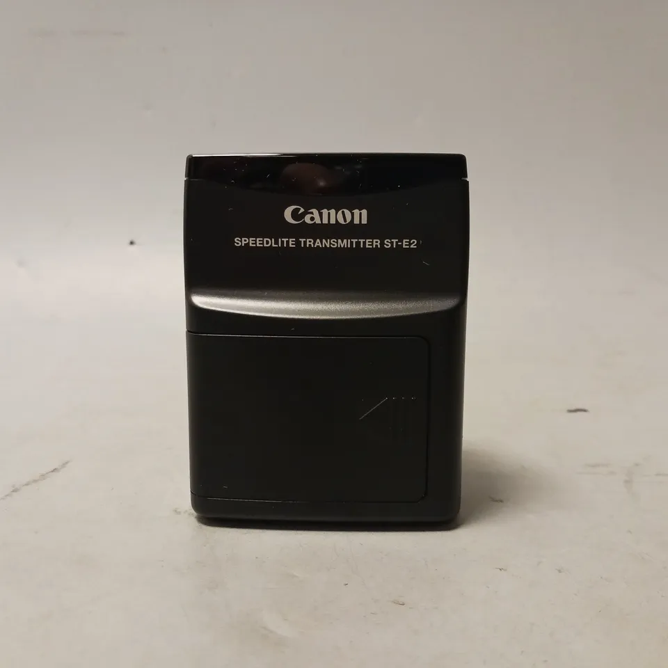 CANON SPEEDLITE TRANSMITTER ST-E2 LIGHT