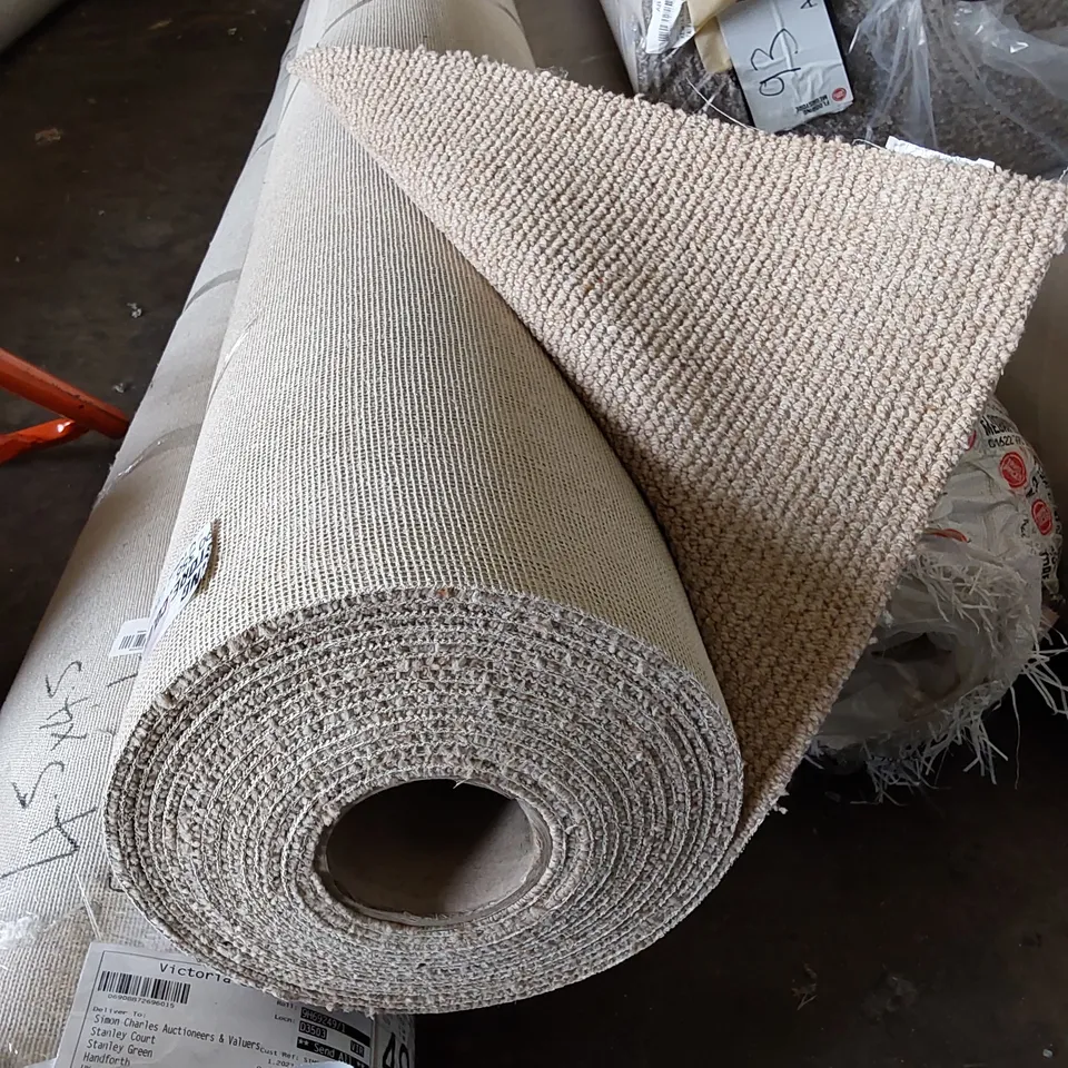 ROLL OF QUALITY HACABAR TWO FOLD DUNE RIBBED CARPET // SIZE: APPROXIMATELY 10.5 X 4m