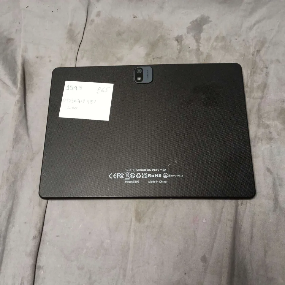 TABLET TB02 – BLACK, CRACKED TOUCHSCREEN 