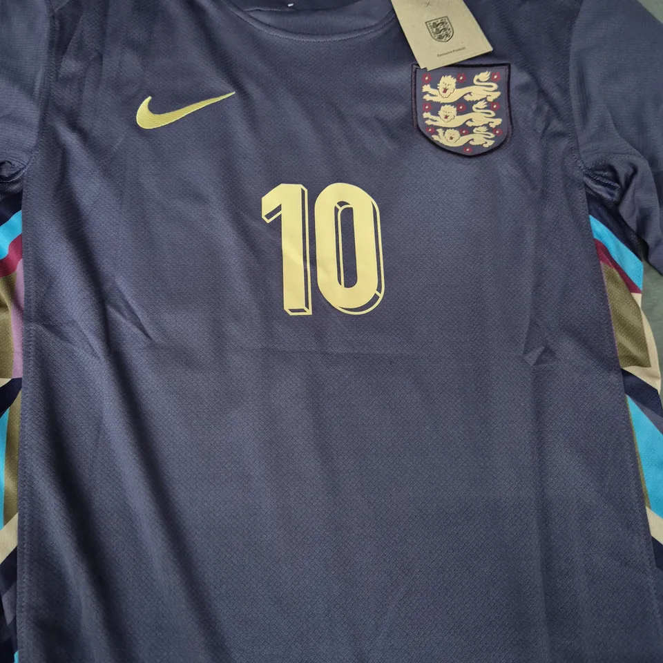 NIKE ENGLAND BELLINGHAM NUMBER 10 FOOTBALL TOP IN PURPLE SIZE SMALL