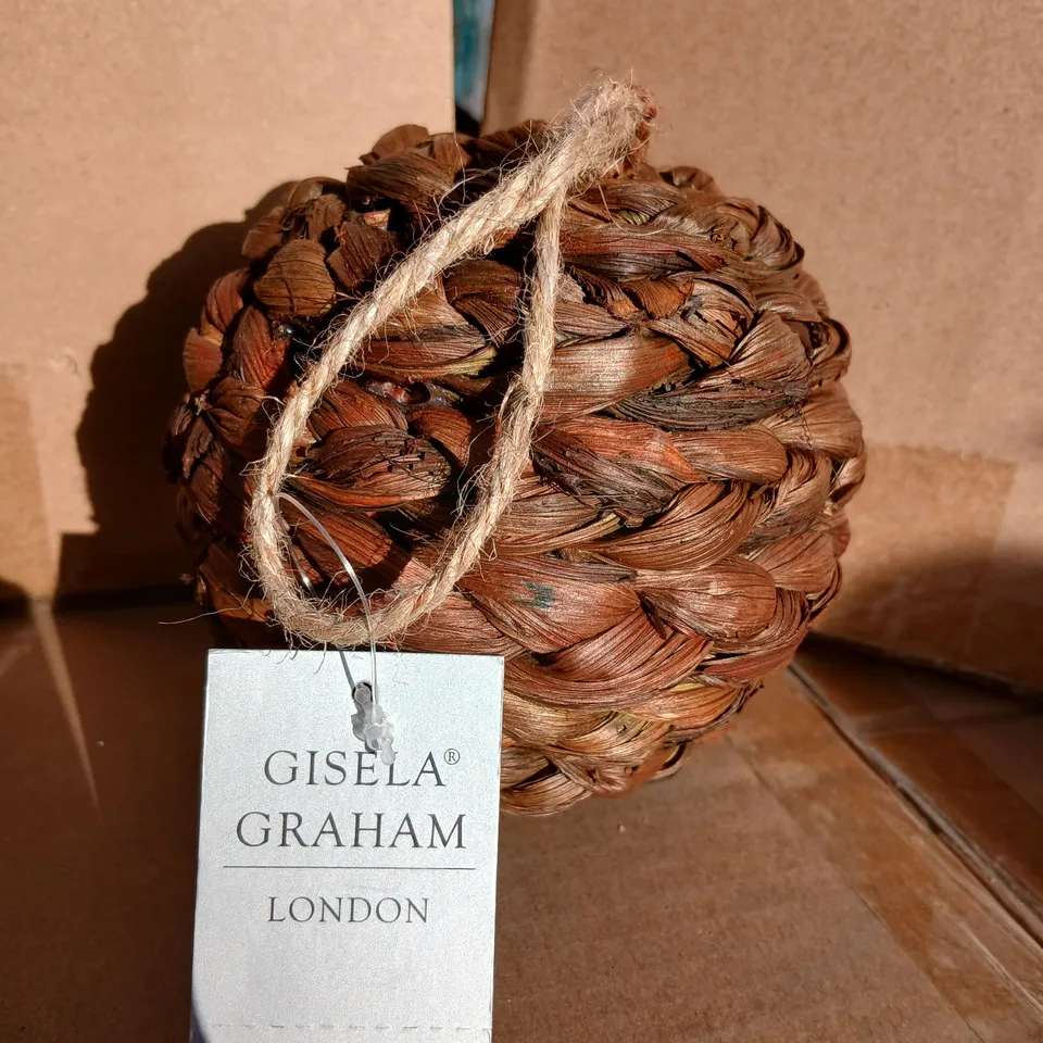 EIGHT BRAND NEW GISELA GRAHAM LONDON WICKER HANGING BALL ORNAMENT